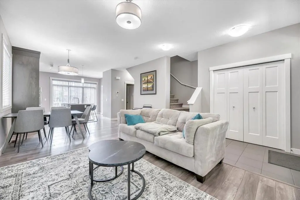 623 Evanston Manor NW