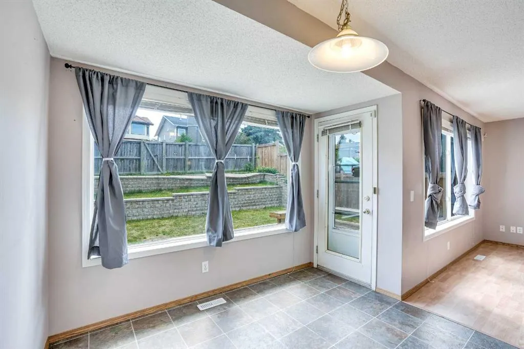 82 Edgevalley Close NW