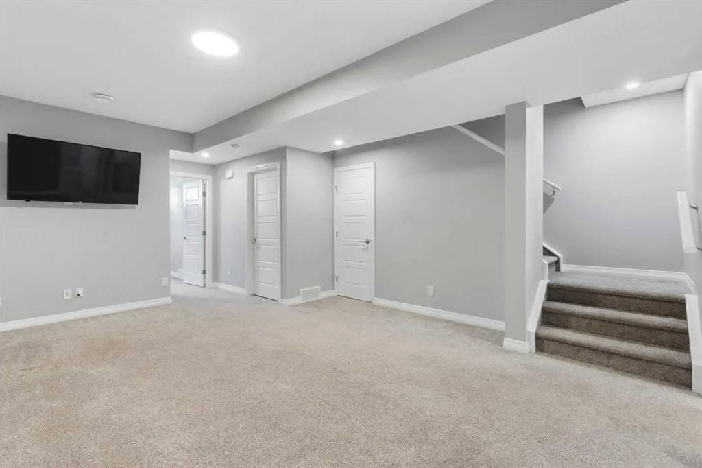 237 Masters Road SE