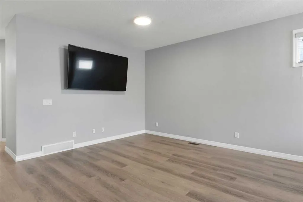 237 Masters Road SE