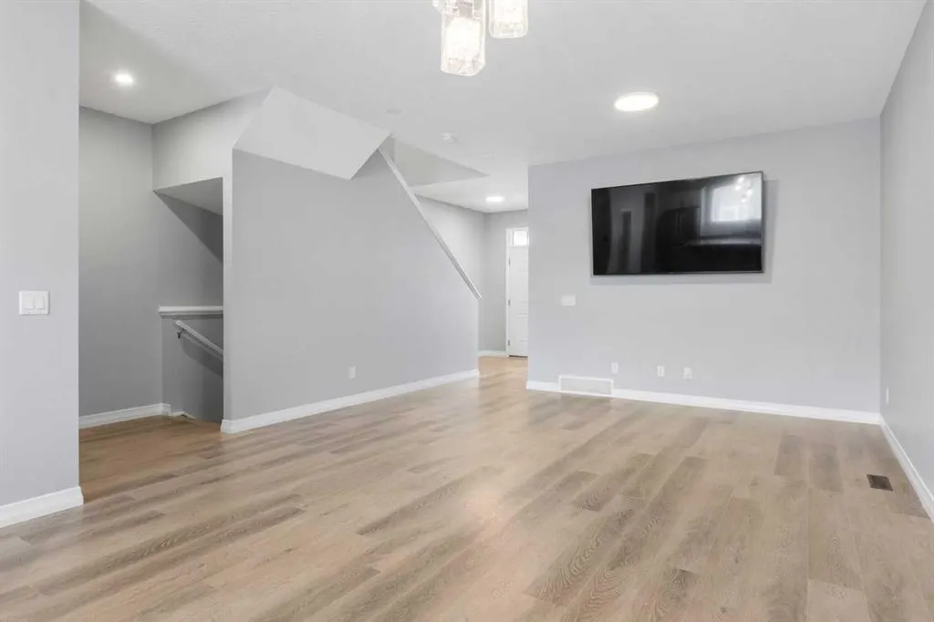 237 Masters Road SE