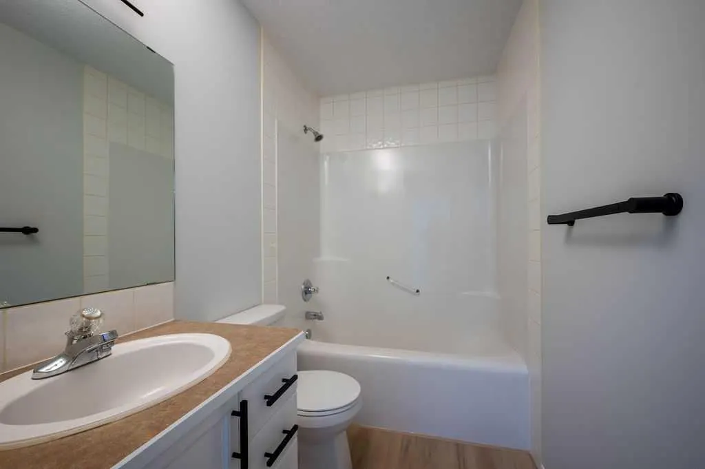 269 Strathford Crescent