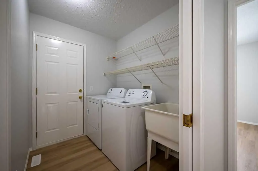269 Strathford Crescent