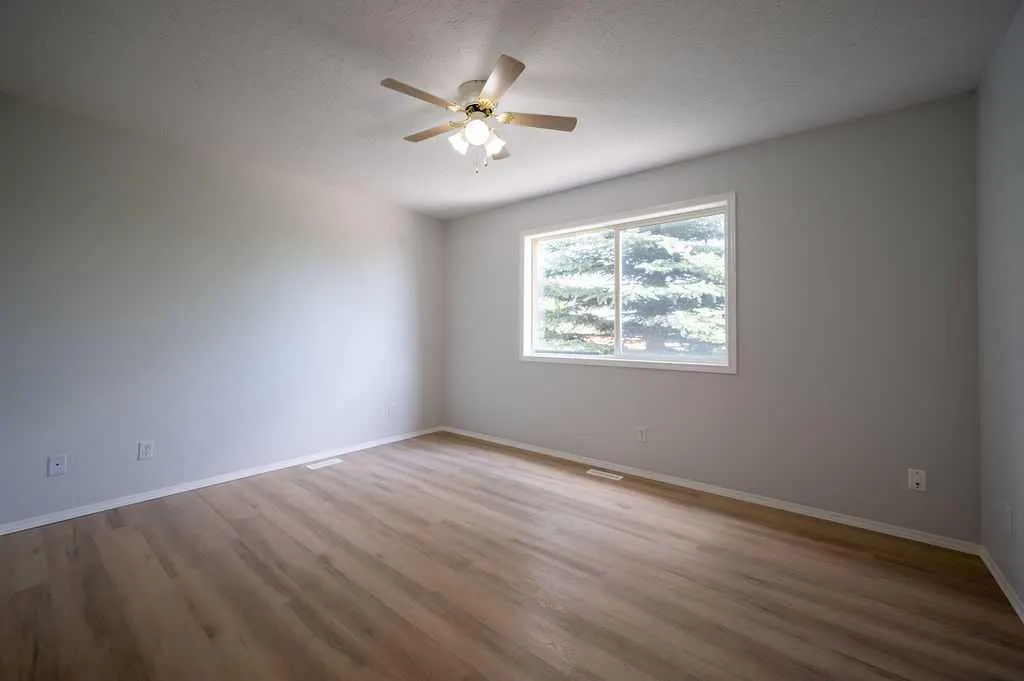 269 Strathford Crescent