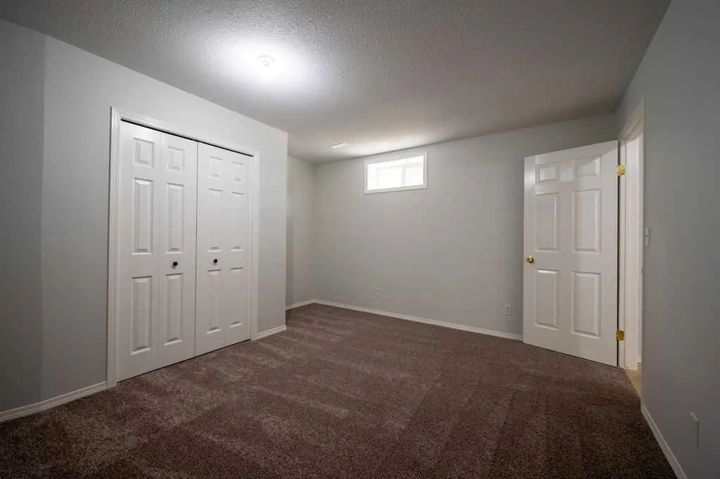 269 Strathford Crescent