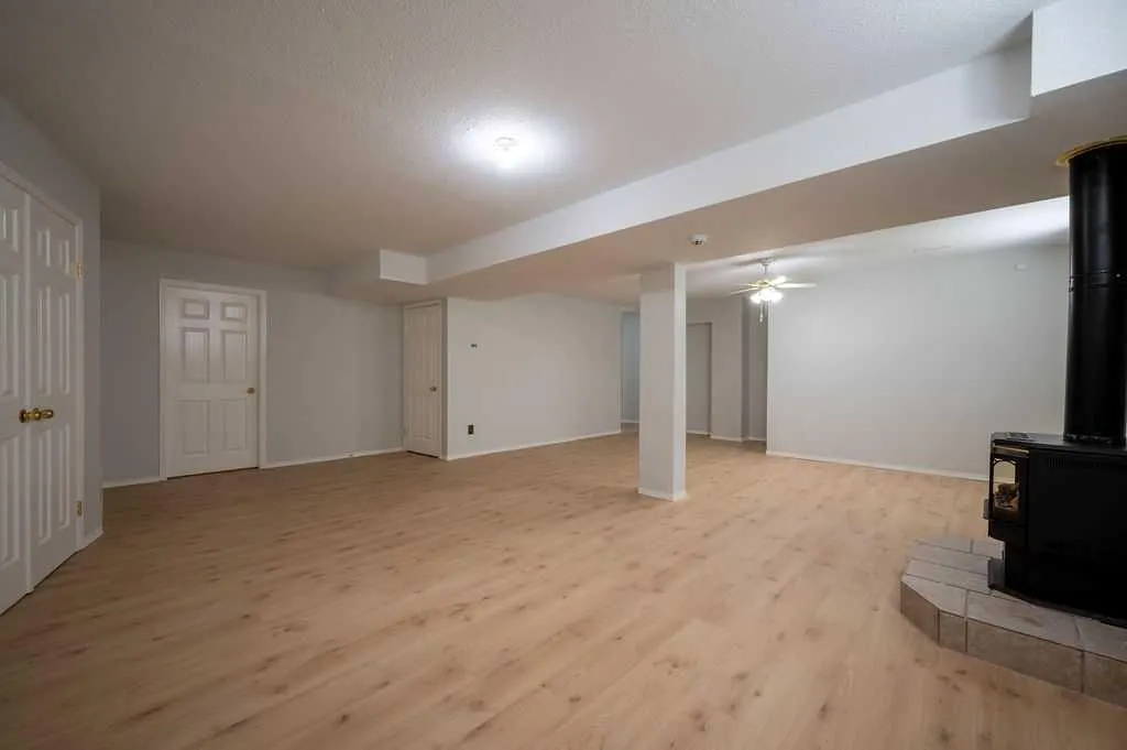 269 Strathford Crescent