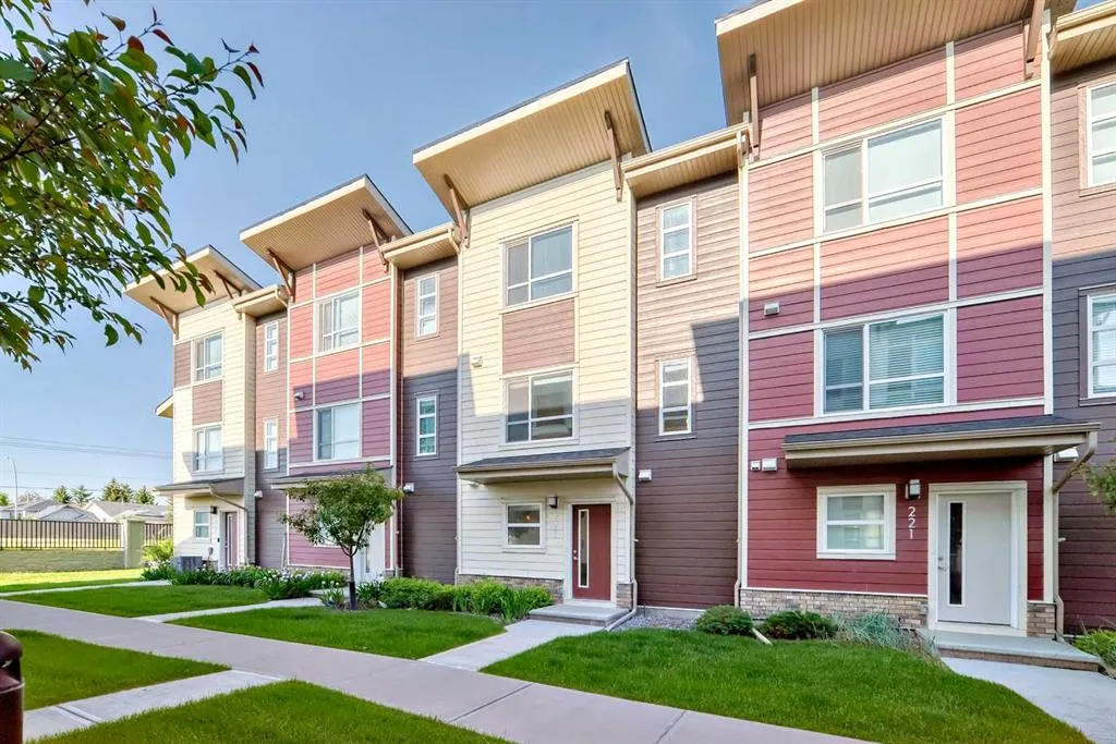 223 Harvest Hills Common NE