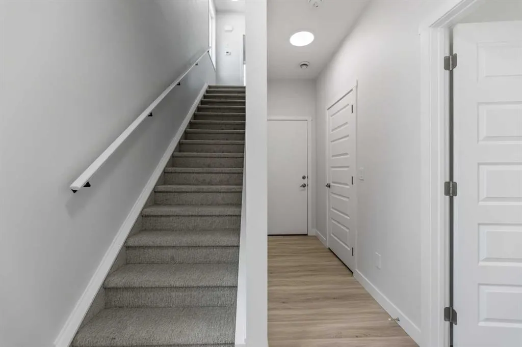 90 Corner Meadows Manor NE, #601