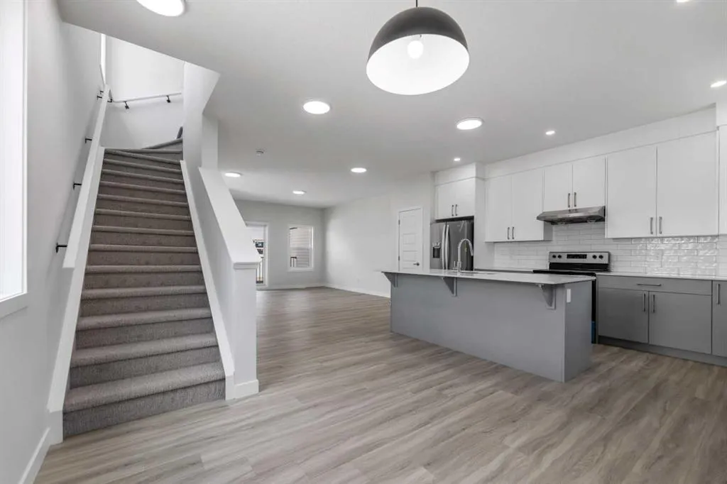 90 Corner Meadows Manor NE, #601