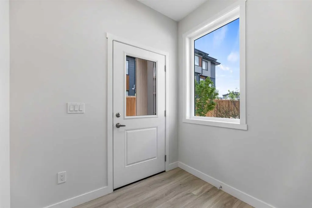 90 Corner Meadows Manor NE, #601
