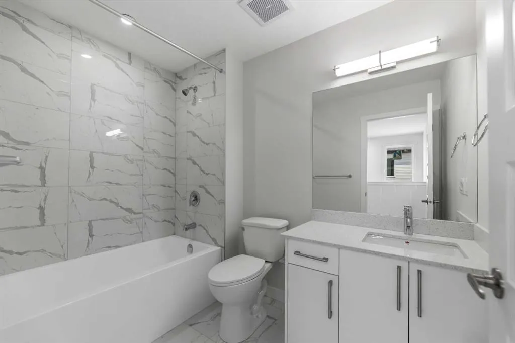 90 Corner Meadows Manor NE, #601