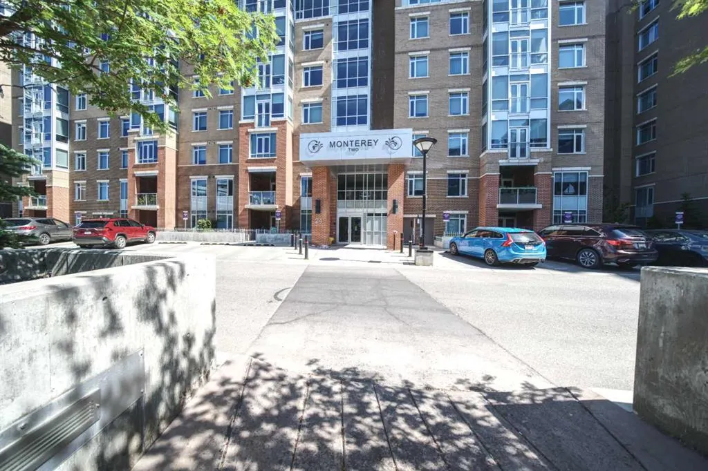 24 Varsity Estates Circle NW, #307
