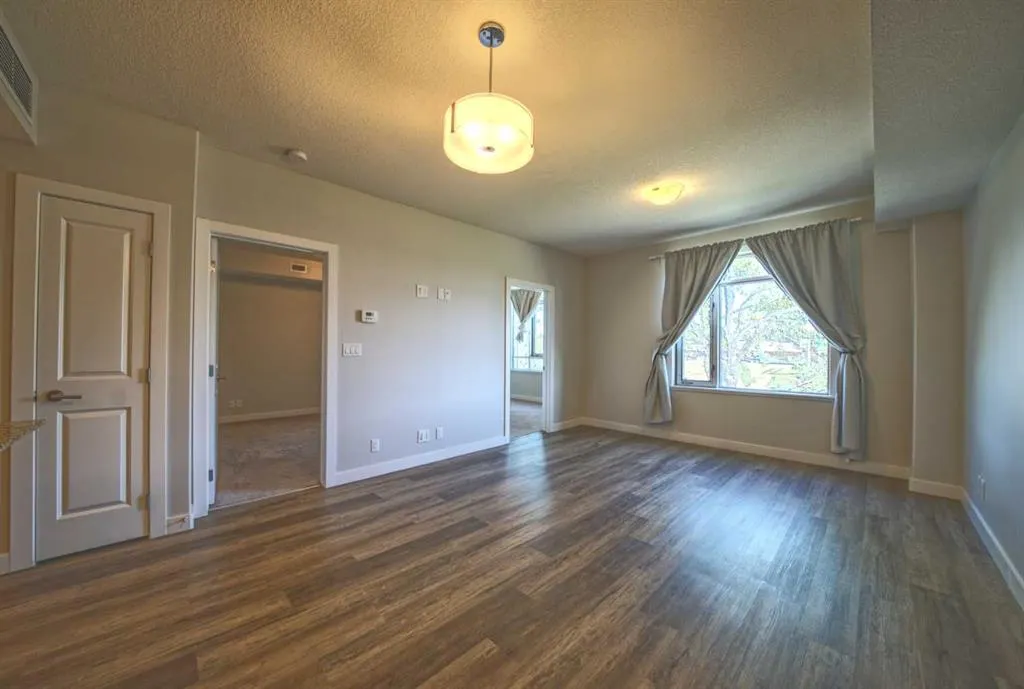 24 Varsity Estates Circle NW, #307