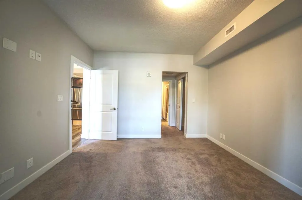24 Varsity Estates Circle NW, #307