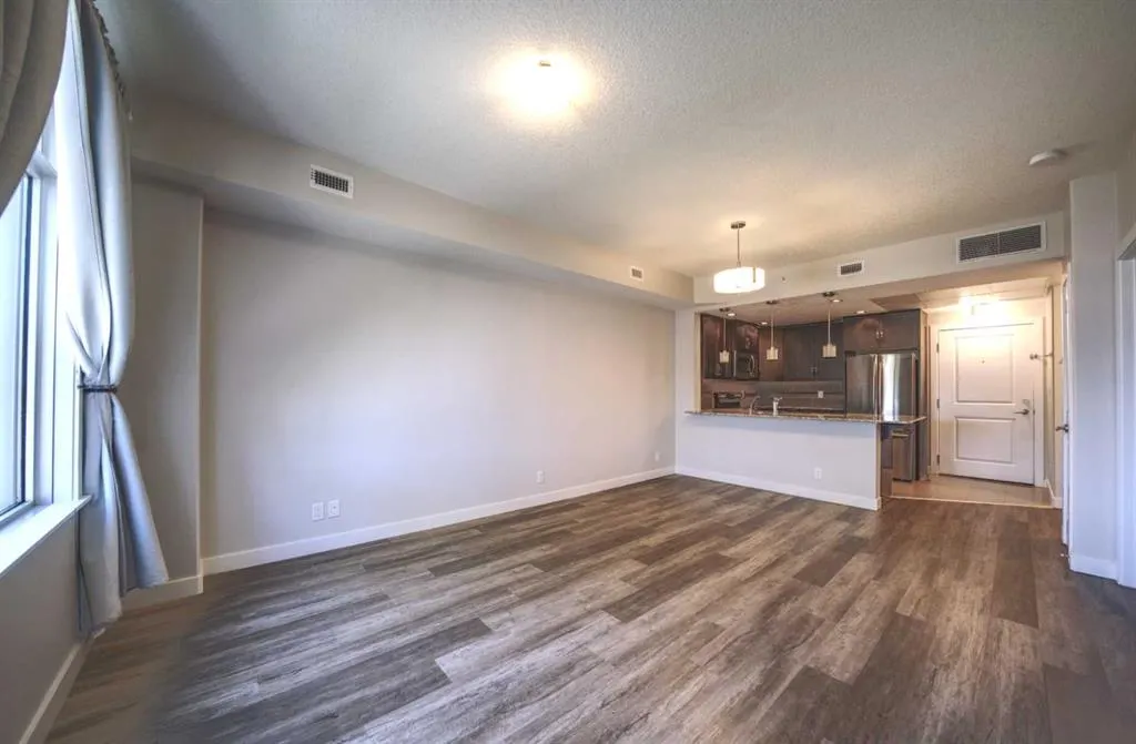 24 Varsity Estates Circle NW, #307