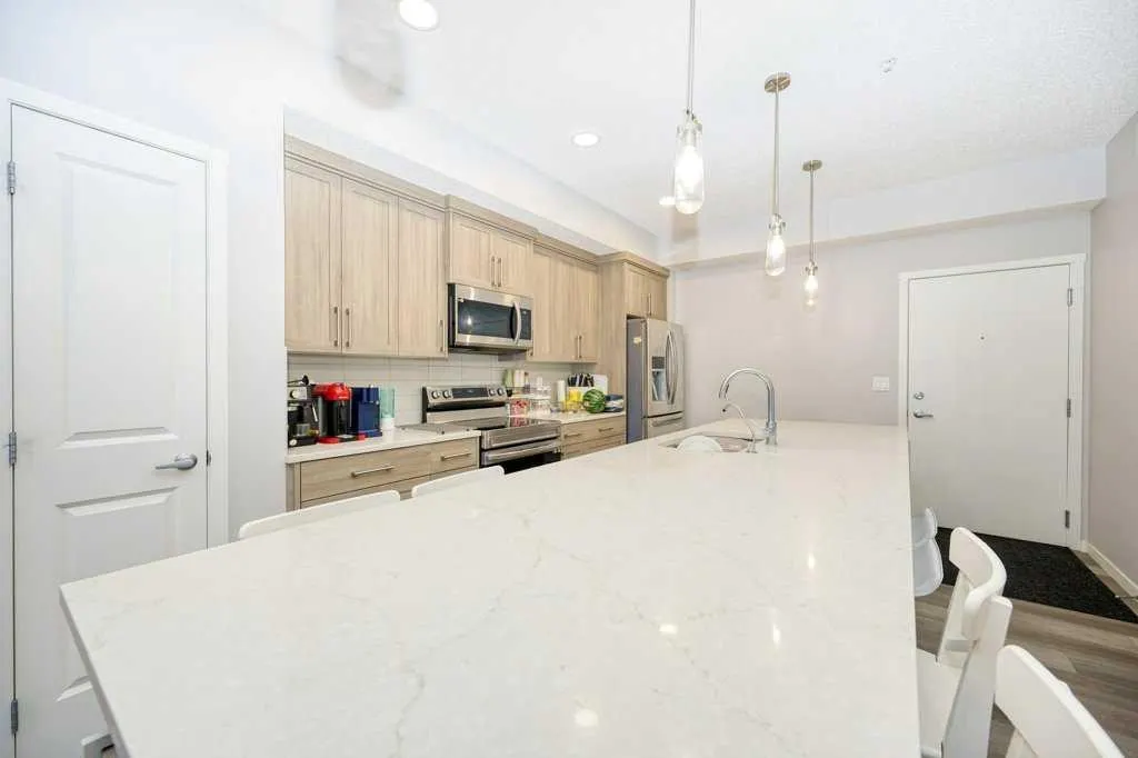 80 Carrington Plaza NW, #406