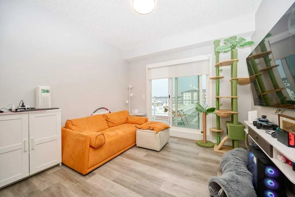 80 Carrington Plaza NW, #406