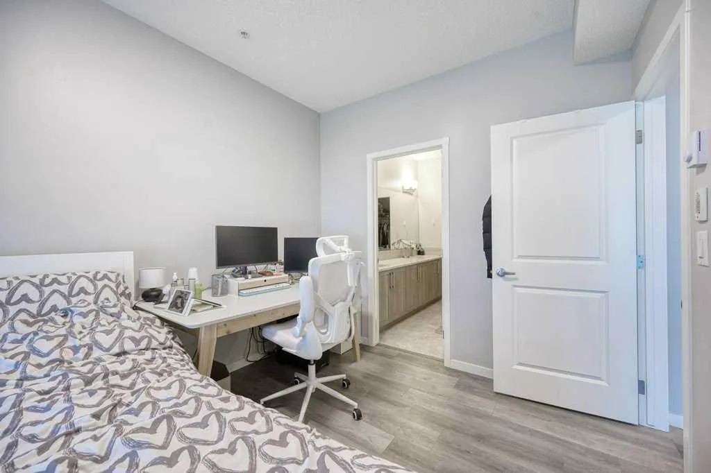80 Carrington Plaza NW, #406