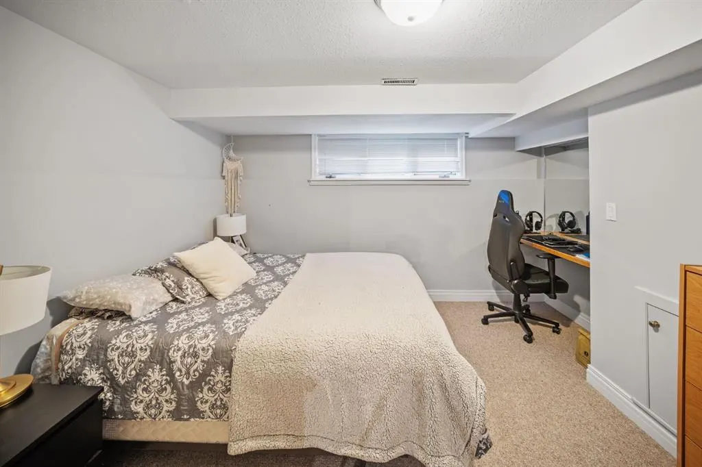 5 Woodside Lane