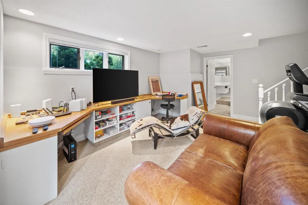 5 Woodside Lane