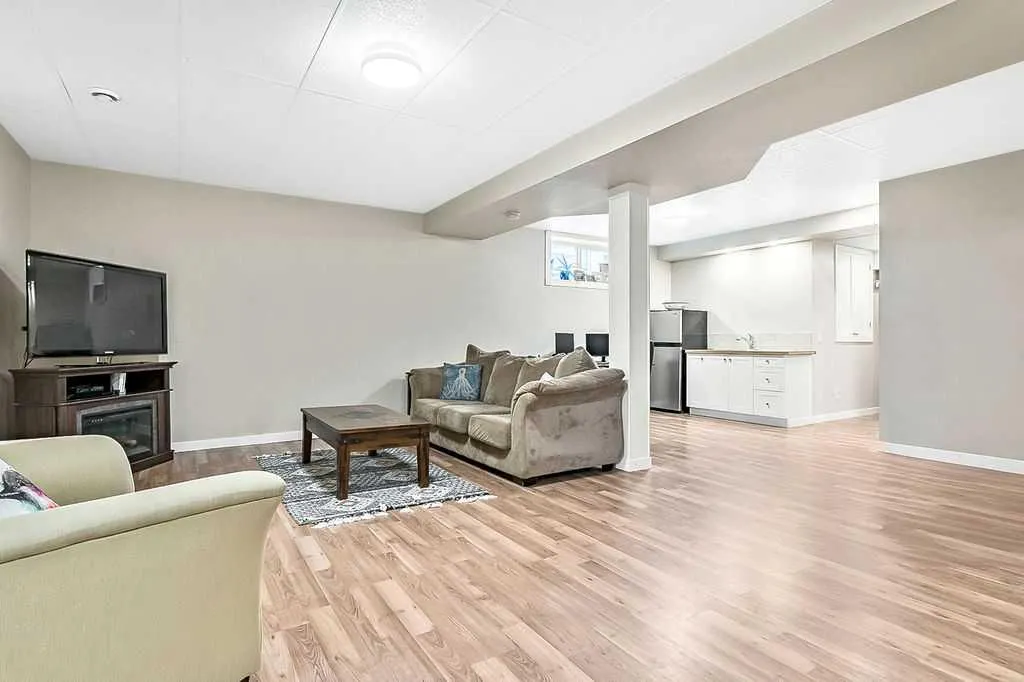 11 Westridge Rise