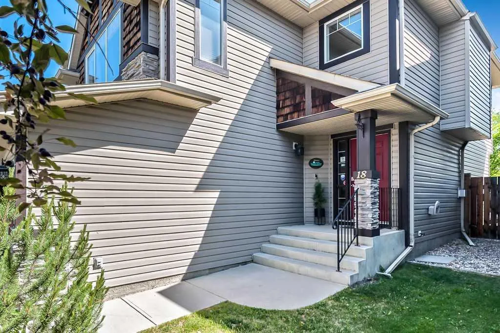 18 Auburn Bay Court SE