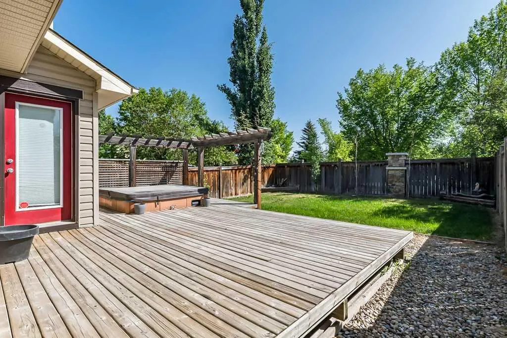 18 Auburn Bay Court SE