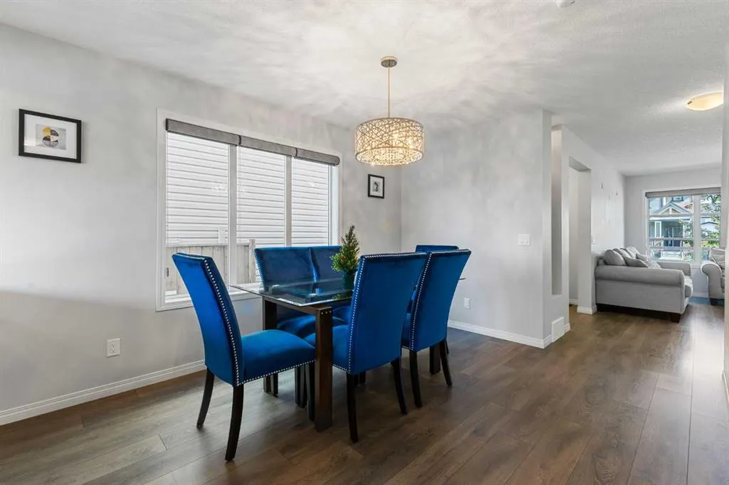 8 Copperpond Avenue SE