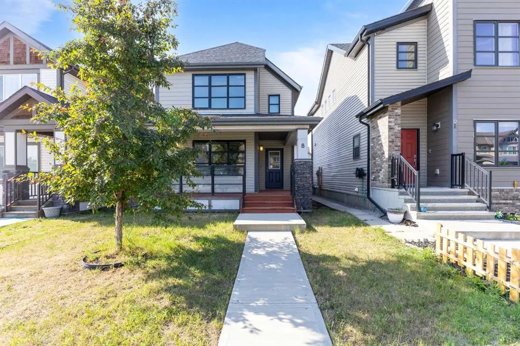 8 Copperpond Avenue SE