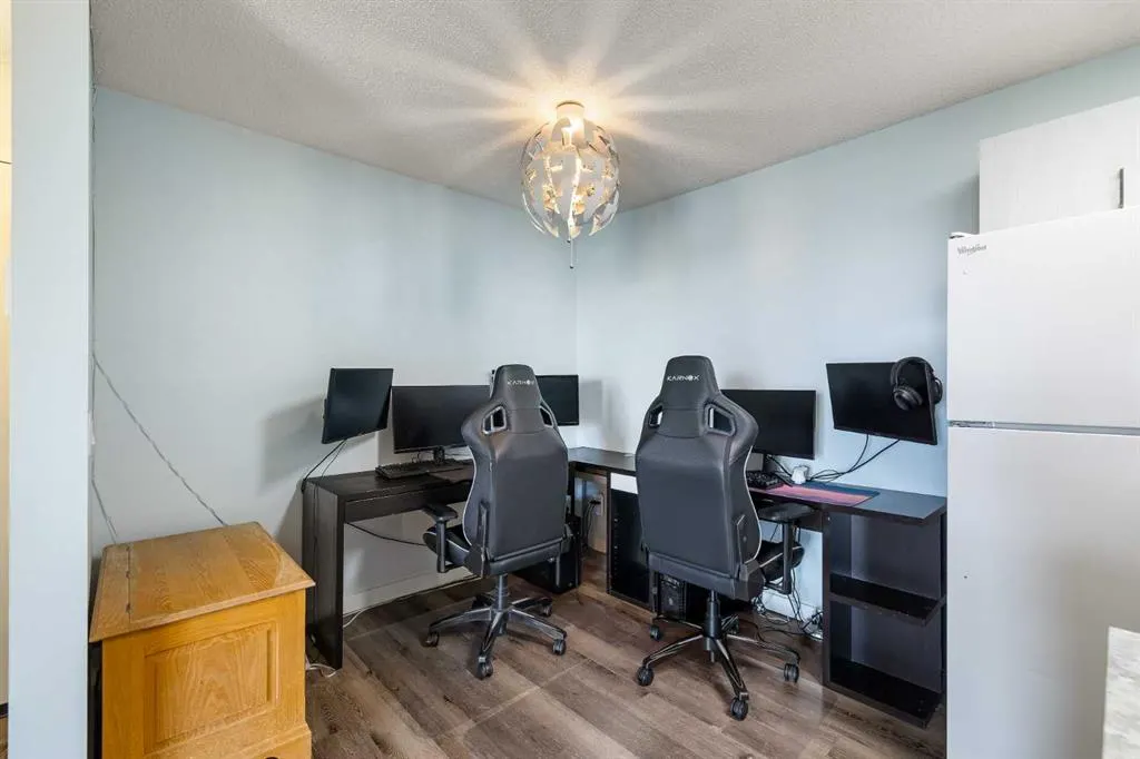 1714 Edenwold Heights NW, #1714