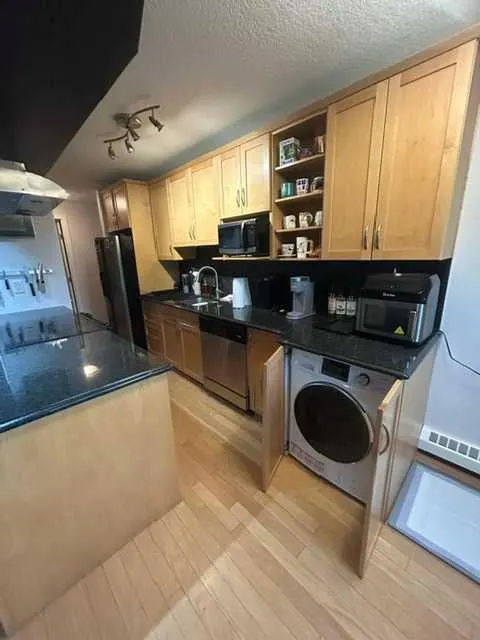 1225 15 Avenue, #302