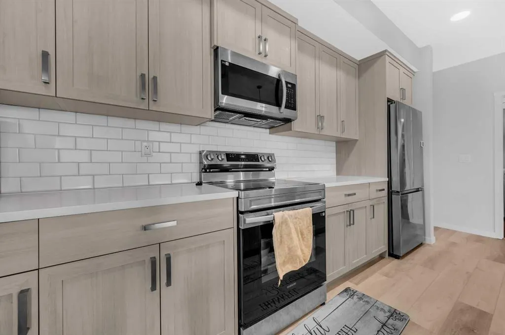 33 Carringham Gate NW, #3204