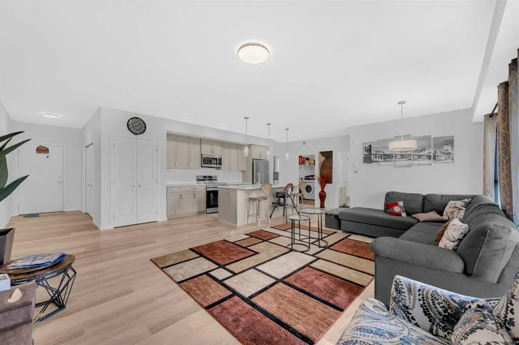 33 Carringham Gate NW, #3204
