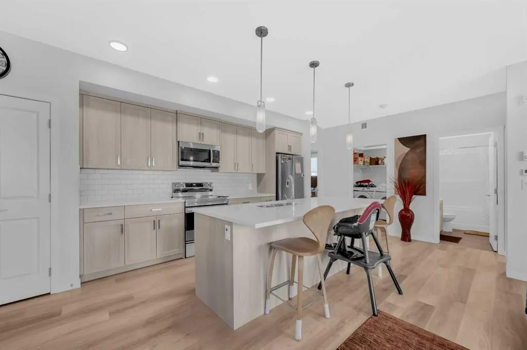 33 Carringham Gate NW, #3204