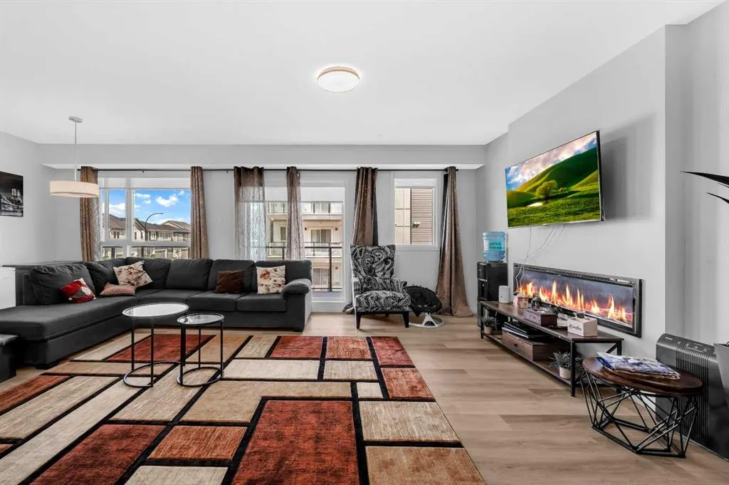 33 Carringham Gate NW, #3204