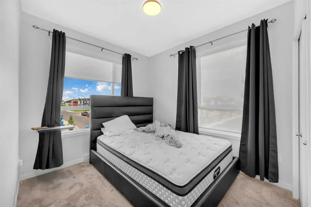 33 Carringham Gate NW, #3204