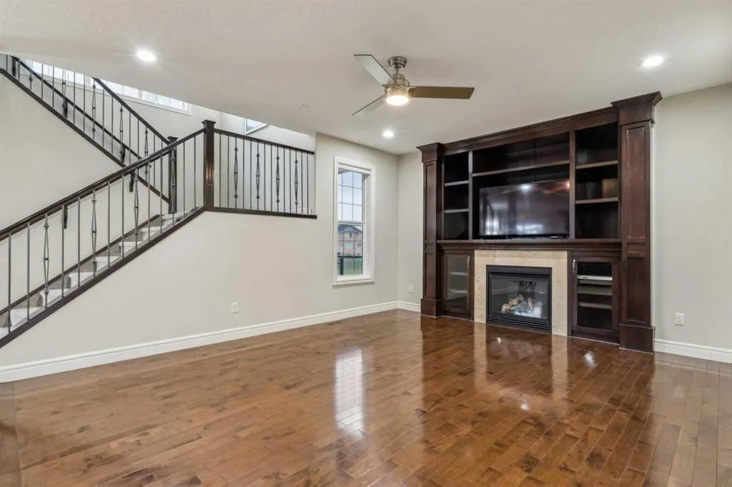 34 Taralake Cape NE