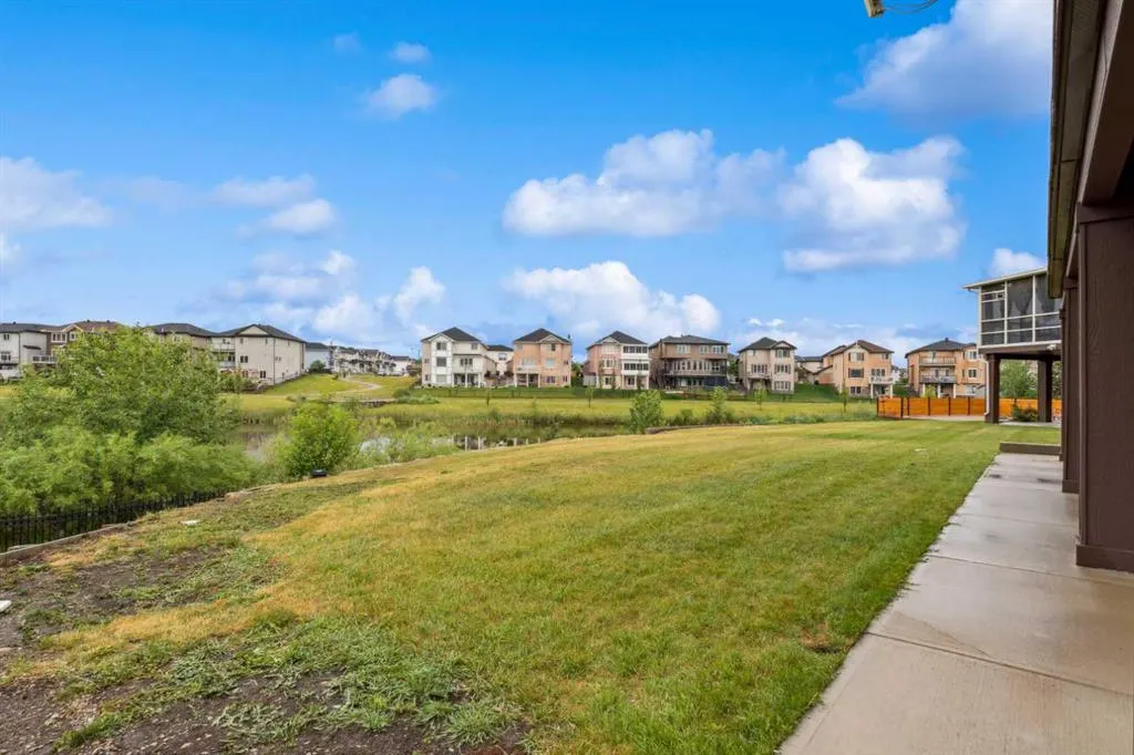 34 Taralake Cape NE