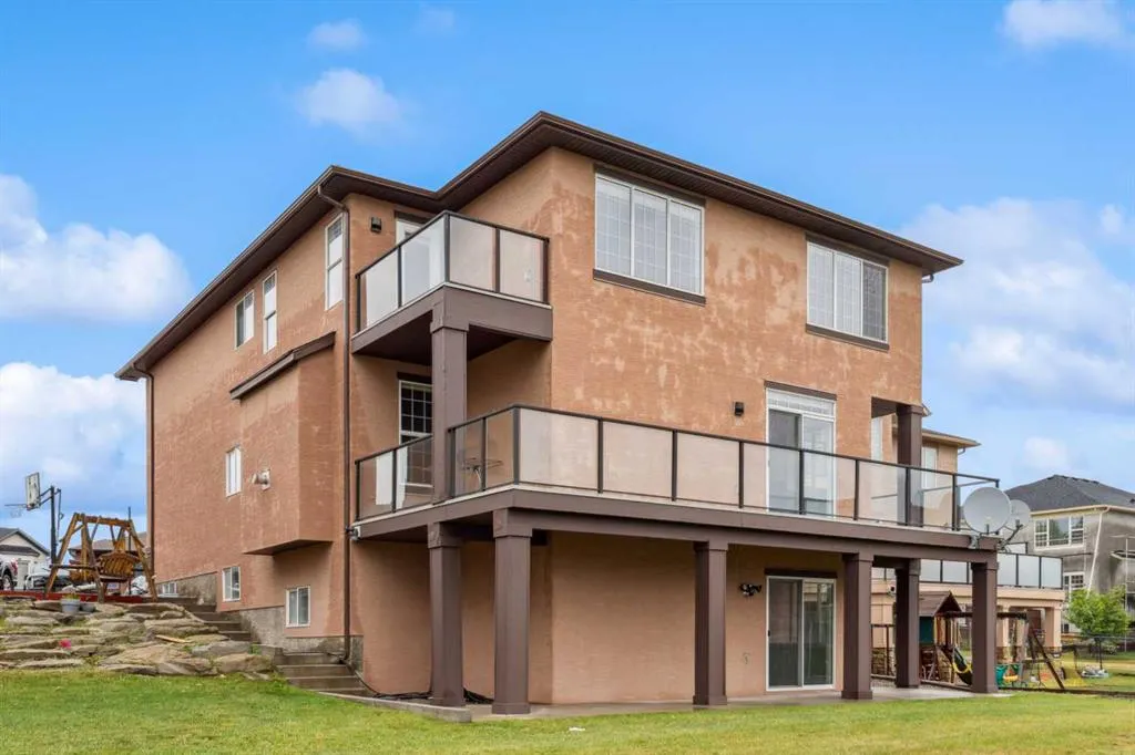 34 Taralake Cape NE