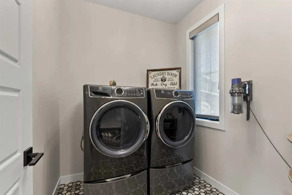 32 Monterra Landing