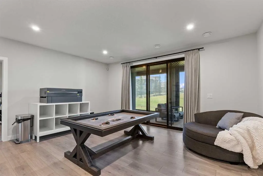 32 Monterra Landing