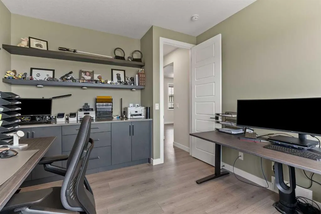 32 Monterra Landing