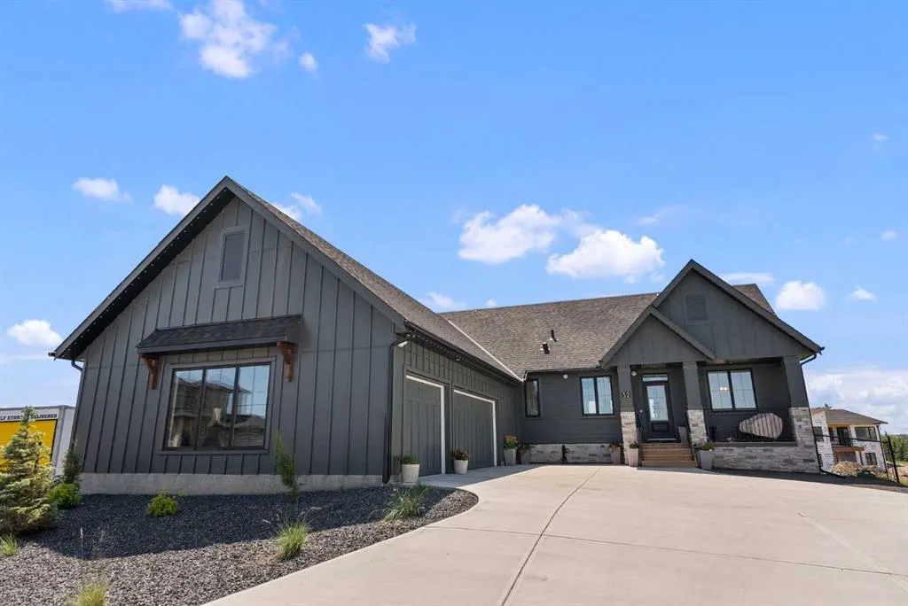32 Monterra Landing