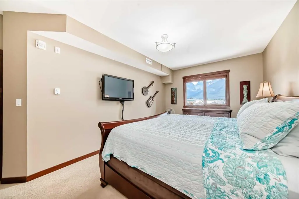 1002 8 Avenue, #311