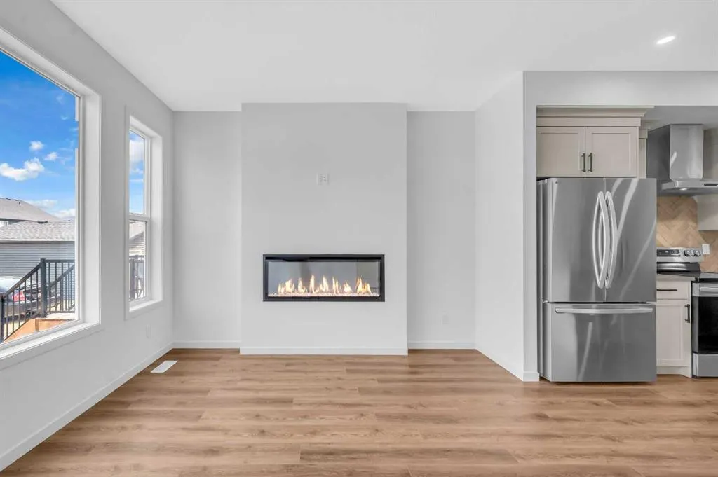 32 Rowmont Common NW