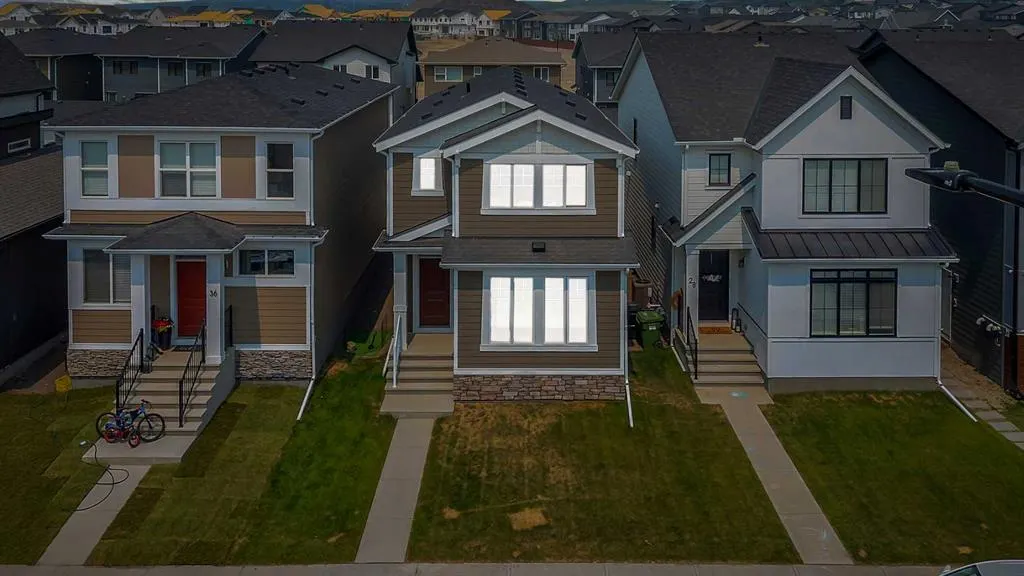 32 Rowmont Common NW