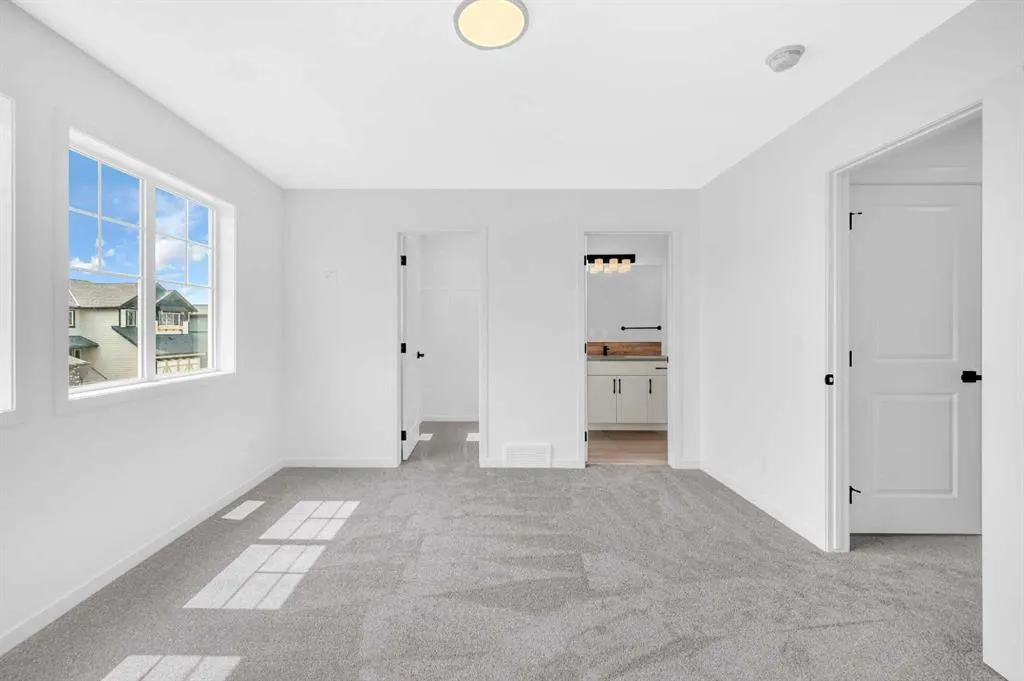 32 Rowmont Common NW