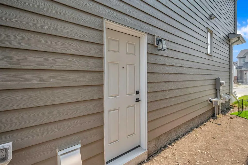 32 Rowmont Common NW