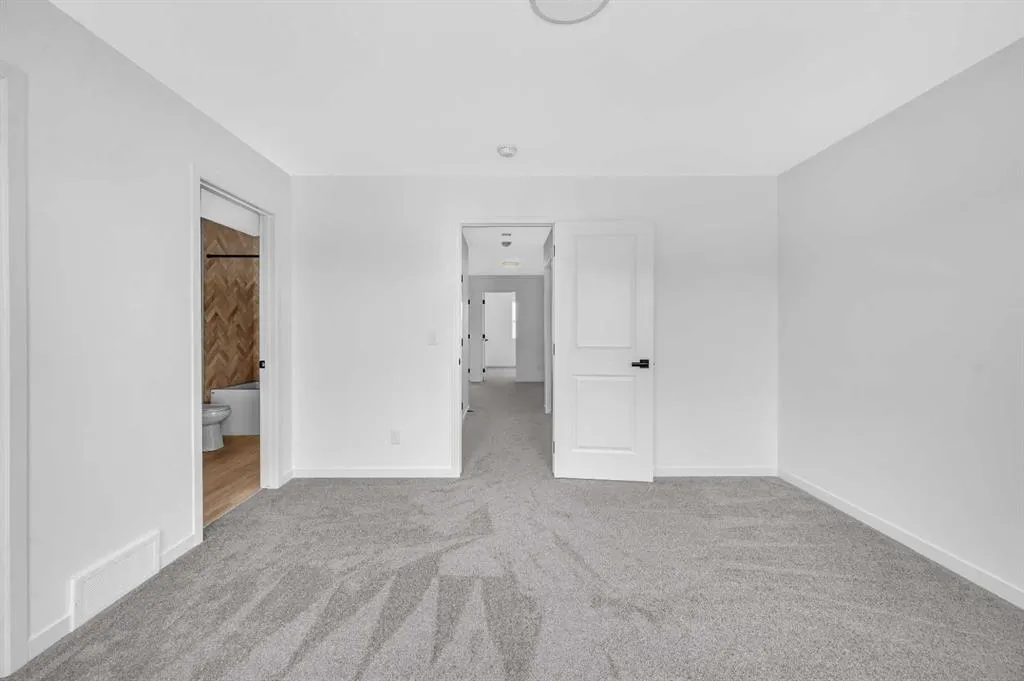 32 Rowmont Common NW