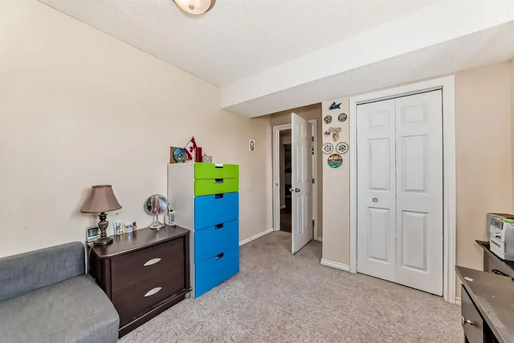 240076 PARADISE MEADOW Drive